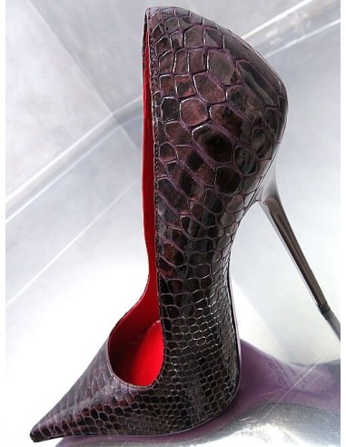 1969 Made in Italy High Heels Iconic Pointy Leather Pumps Python Bordeaux