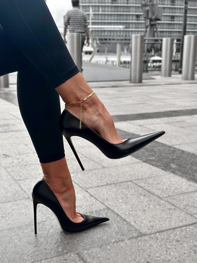 Luxury stiletto high heels leather pumps